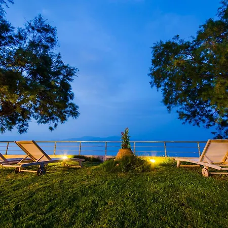 Paradise Beachside * Dhiminio