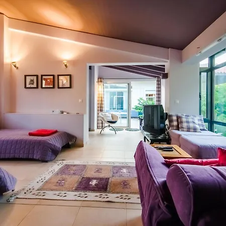 Paradise Beachside Villa Dhiminio