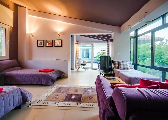 Paradise Beachside Villa Dhiminio