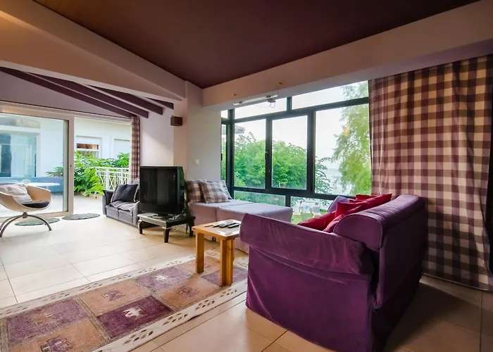 Villa Paradise Beachside Dhiminio